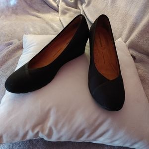 Solid Black Hush Puppies Wedges size 10. Never Worn.